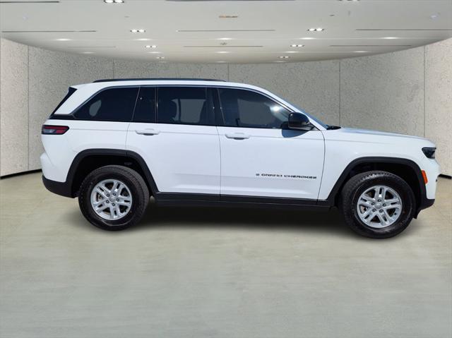 2023 Jeep Grand Cherokee Laredo 4x4