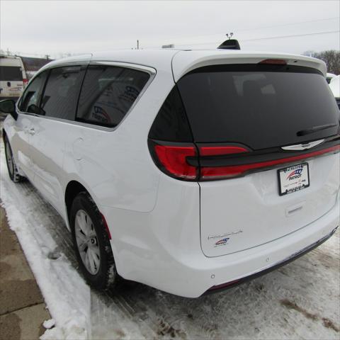 2025 Chrysler Pacifica PACIFICA SELECT AWD