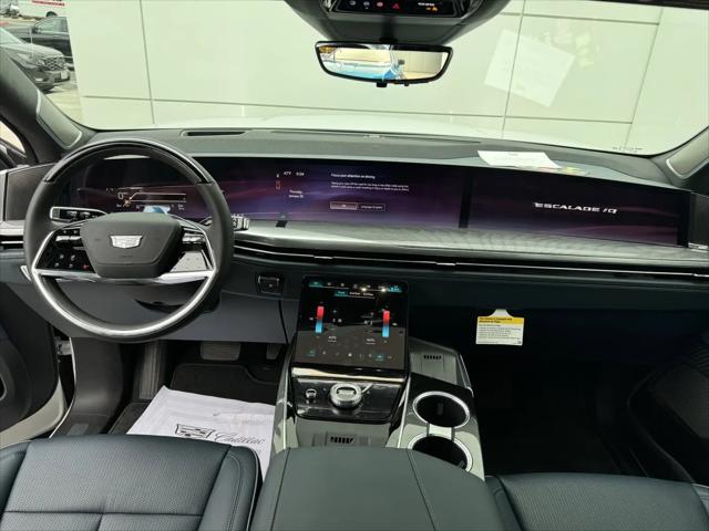 2025 Cadillac Escalade Sport 2