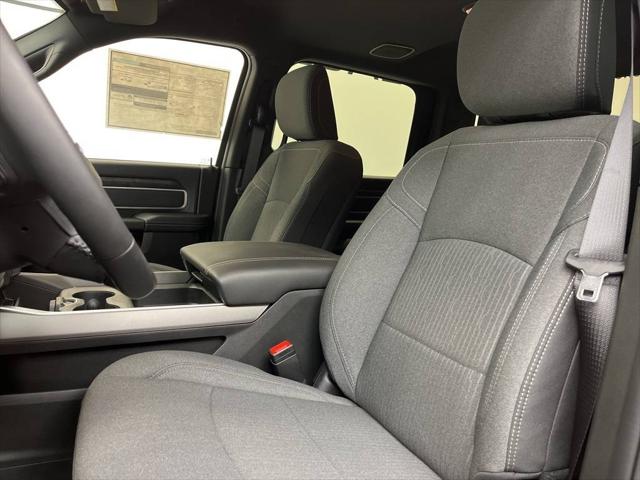 2024 Ram 3500 Big Horn Crew Cab 4x4 8' Box