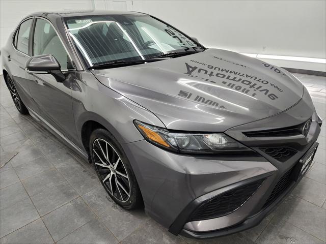 2023 Toyota Camry SE Nightshade Edition Hybrid