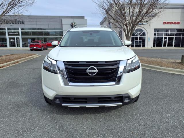 2023 Nissan Pathfinder SL 4WD