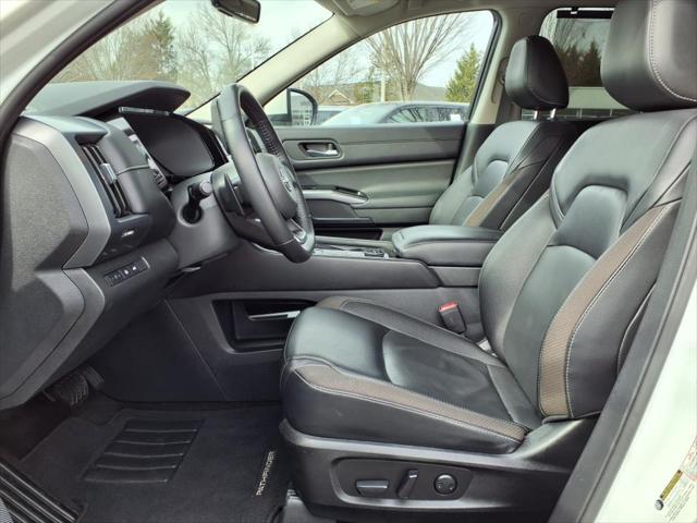 2023 Nissan Pathfinder SL 4WD