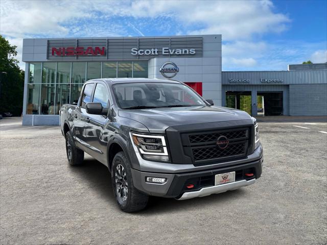 2023 Nissan TITAN Crew Cab PRO-4X 4x4