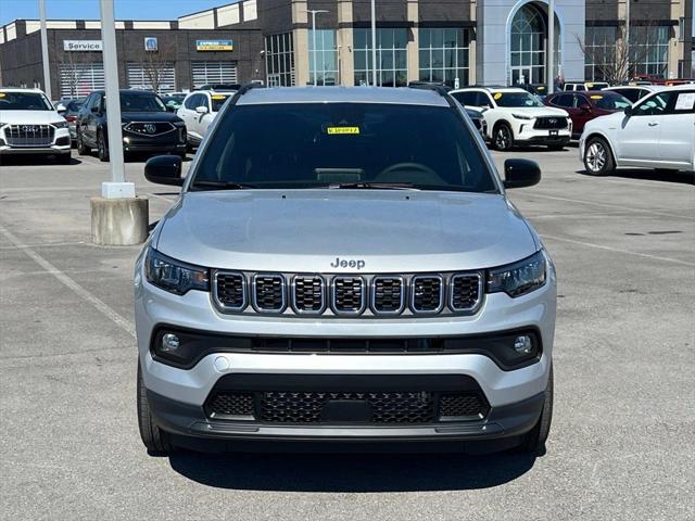 2025 Jeep Compass COMPASS LATITUDE 4X4