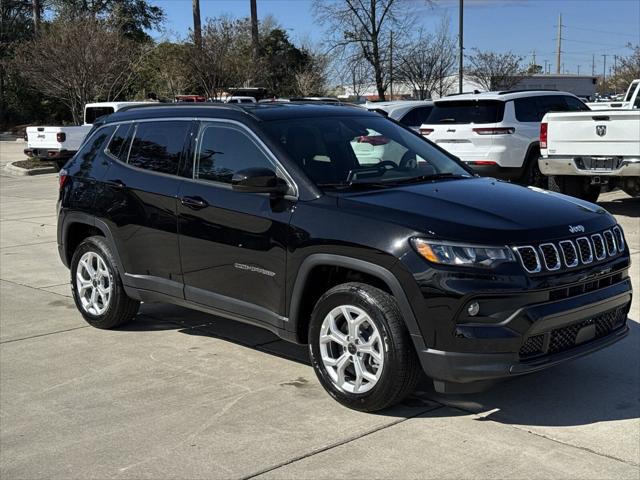 2025 Jeep Compass COMPASS LATITUDE 4X4