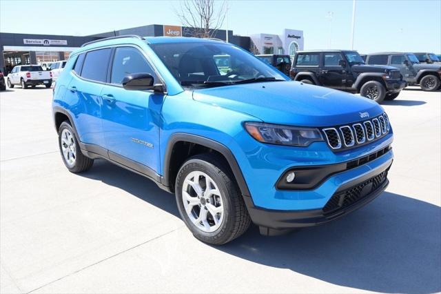 2025 Jeep Compass COMPASS LATITUDE 4X4
