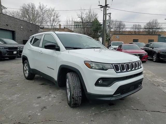2025 Jeep Compass COMPASS LATITUDE 4X4