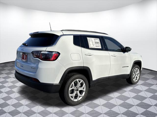 2025 Jeep Compass COMPASS LATITUDE 4X4