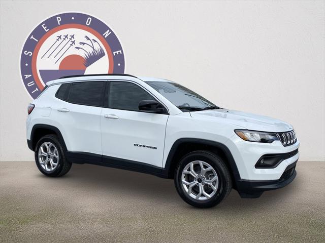 2025 Jeep Compass COMPASS LATITUDE 4X4