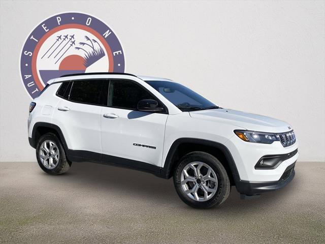 2025 Jeep Compass COMPASS LATITUDE 4X4