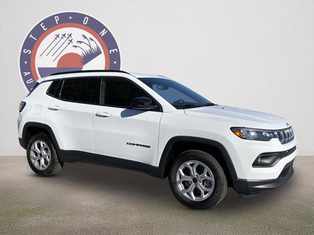 2025 Jeep Compass COMPASS LATITUDE 4X4