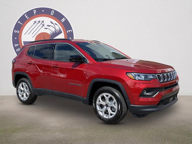 2025 Jeep Compass COMPASS LATITUDE 4X4