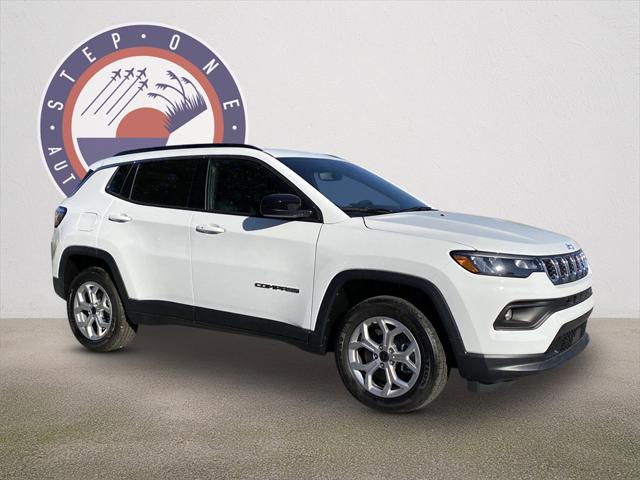 2025 Jeep Compass COMPASS LATITUDE 4X4