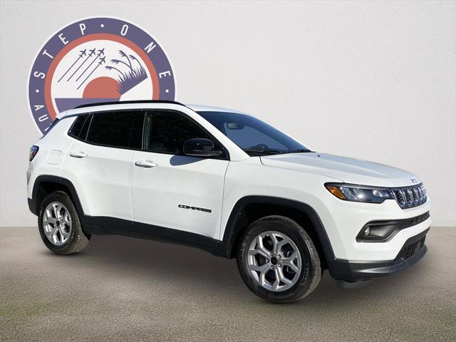 2025 Jeep Compass COMPASS LATITUDE 4X4