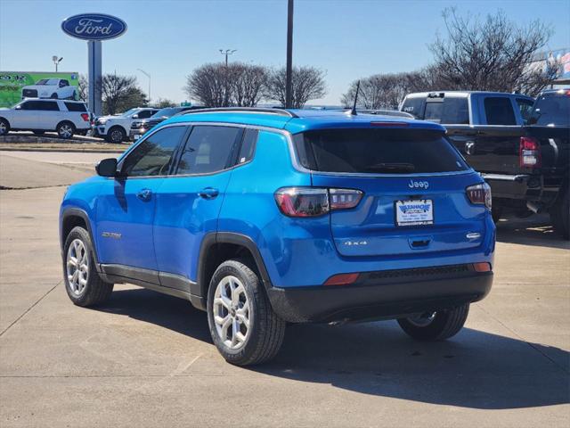 2025 Jeep Compass COMPASS LATITUDE 4X4