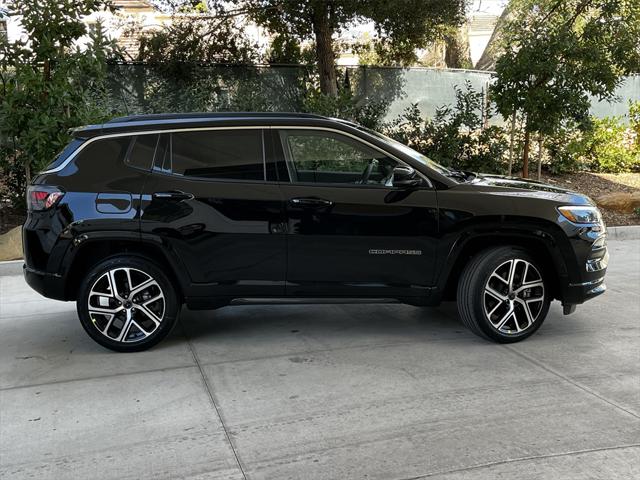 2025 Jeep Compass COMPASS LIMITED 4X4