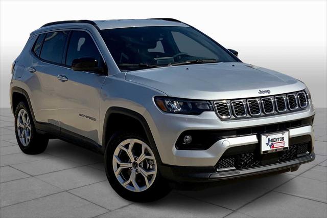 2025 Jeep Compass COMPASS LATITUDE 4X4