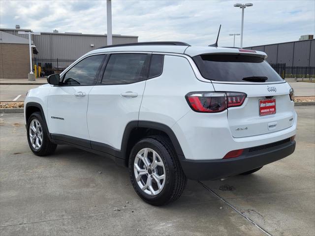 2025 Jeep Compass COMPASS LATITUDE 4X4