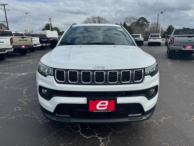 2025 Jeep Compass COMPASS LATITUDE 4X4