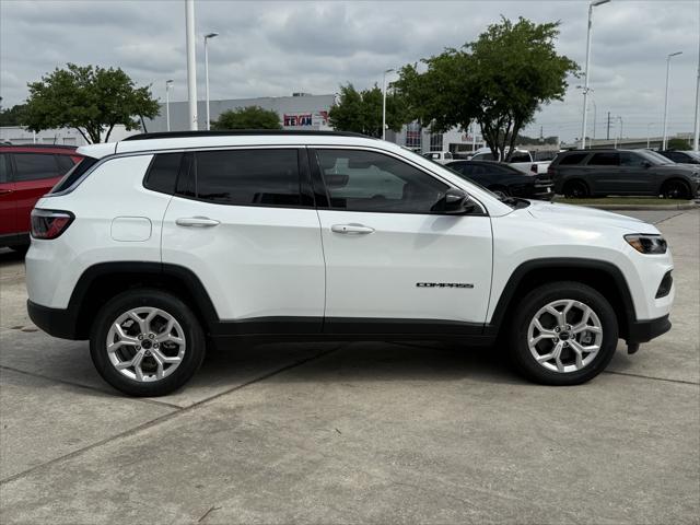2025 Jeep Compass COMPASS LATITUDE 4X4