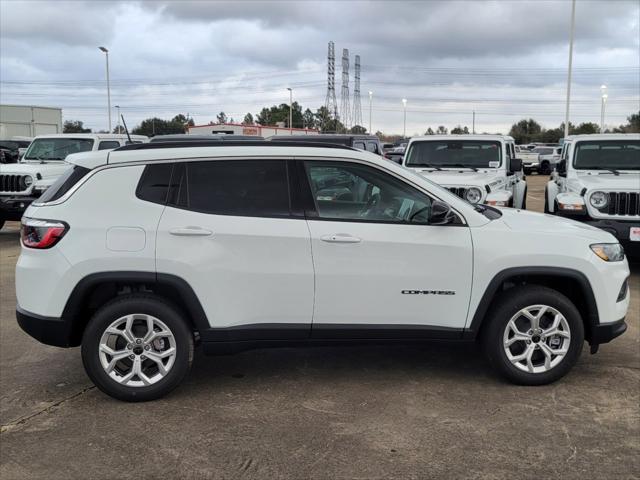 2025 Jeep Compass COMPASS LATITUDE 4X4