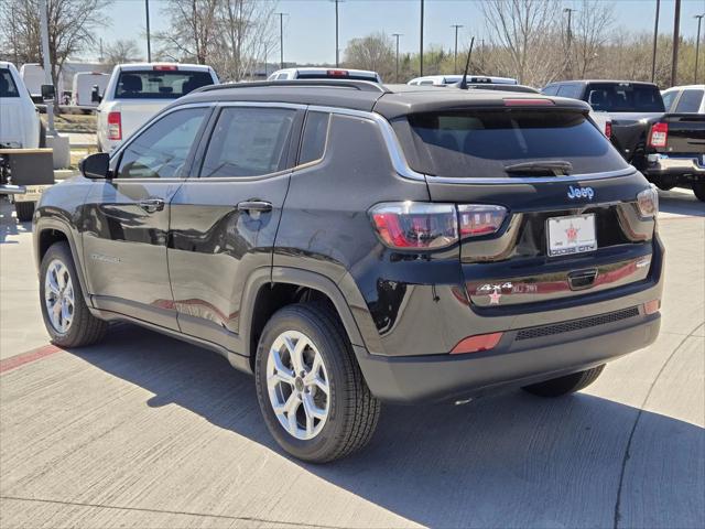2025 Jeep Compass COMPASS LATITUDE 4X4