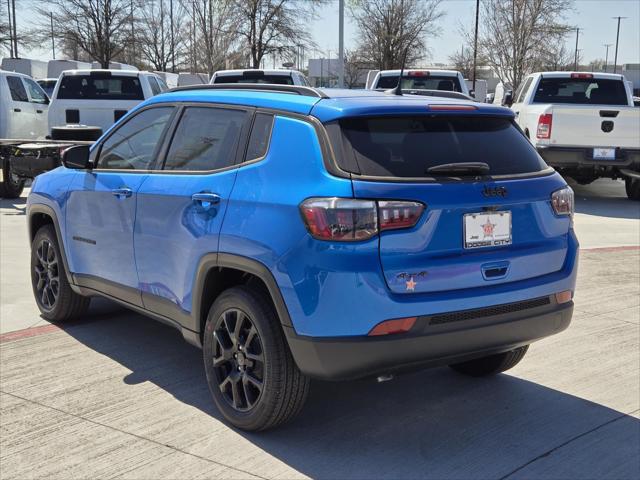 2025 Jeep Compass COMPASS LATITUDE 4X4