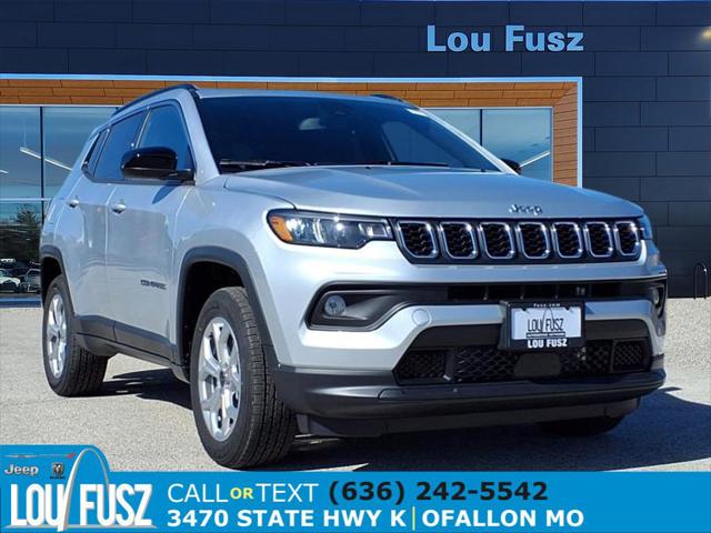 2025 Jeep Compass COMPASS LATITUDE 4X4