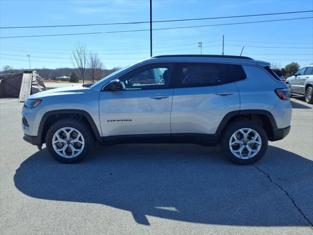2025 Jeep Compass COMPASS LATITUDE 4X4