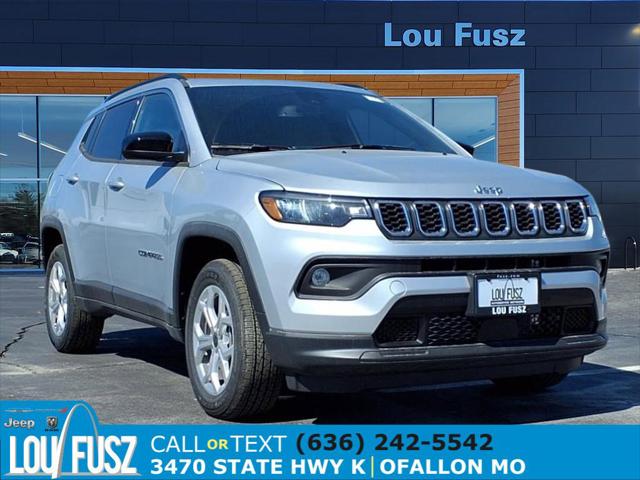2025 Jeep Compass COMPASS LATITUDE 4X4