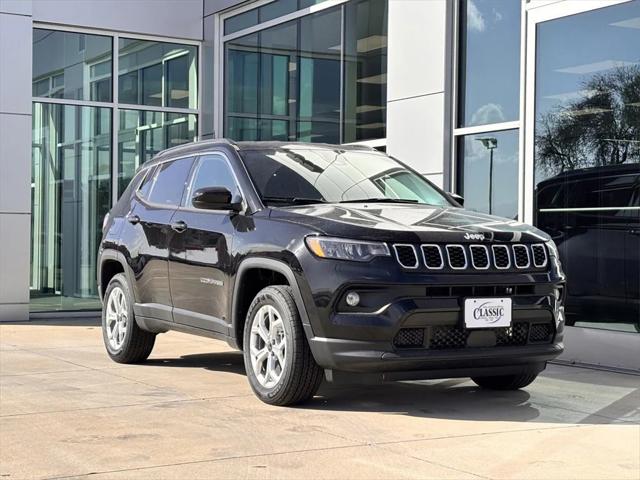 2025 Jeep Compass COMPASS LATITUDE 4X4