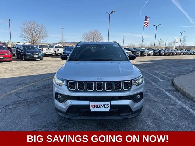 2025 Jeep Compass COMPASS LATITUDE 4X4