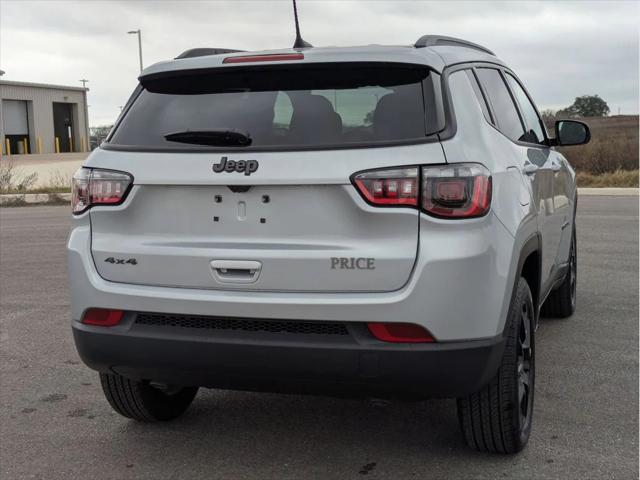 2025 Jeep Compass COMPASS LATITUDE 4X4