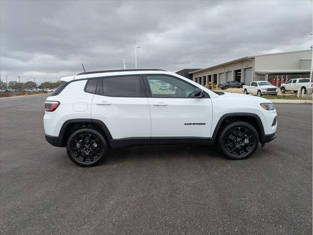 2025 Jeep Compass COMPASS LATITUDE 4X4