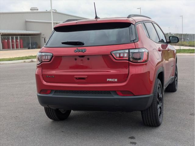 2025 Jeep Compass COMPASS LATITUDE 4X4