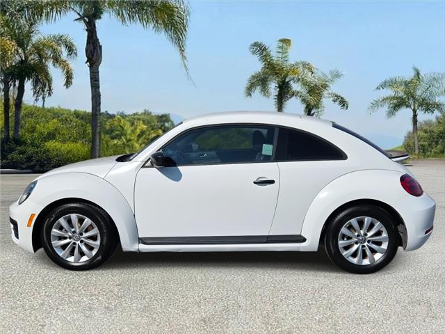 2018 Volkswagen Beetle 2.0T S 2018 Volkswagen Beetle 2.0T S