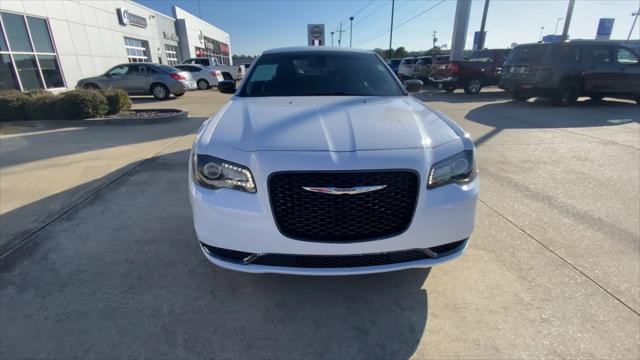 2018 Chrysler 300 Touring