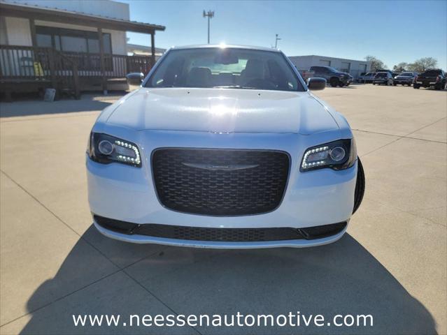 2022 Chrysler 300 Touring