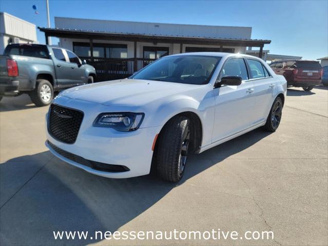 2022 Chrysler 300 Touring