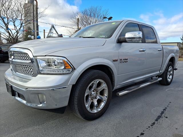 2017 RAM 1500 Laramie Crew Cab 4x4 57 Box