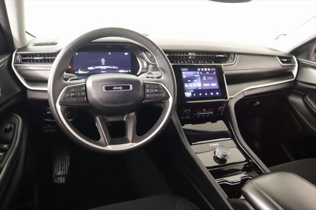 2023 Jeep Grand Cherokee L Laredo 4x2