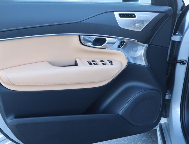 2024 Volvo XC90 B6 Ultimate Bright Theme 7-Seater