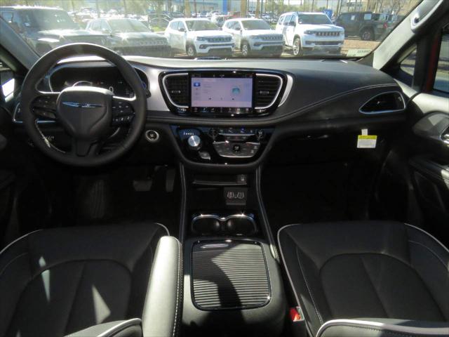 2025 Chrysler Pacifica Hybrid PACIFICA PLUG-IN HYBRID S APPEARANCE