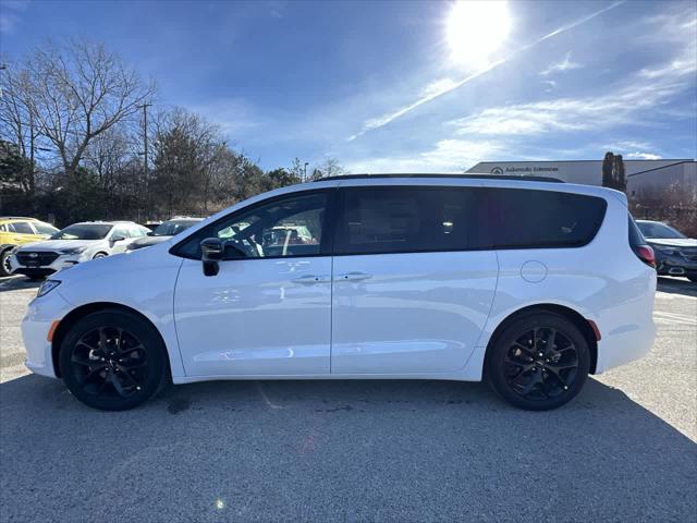 2025 Chrysler Pacifica PACIFICA LIMITED