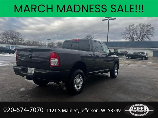 2024 RAM 3500 Tradesman Crew Cab 4x4 64 Box