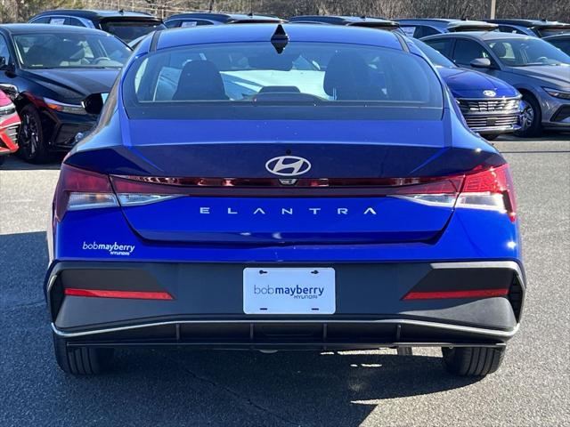2025 Hyundai Elantra SE