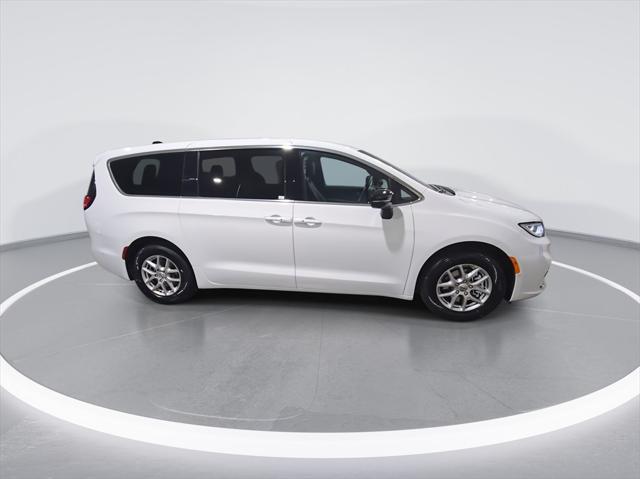 2025 Chrysler Pacifica PACIFICA SELECT