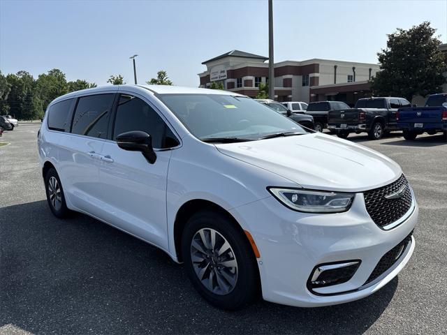 2025 Chrysler Pacifica Hybrid PACIFICA PLUG-IN HYBRID SELECT