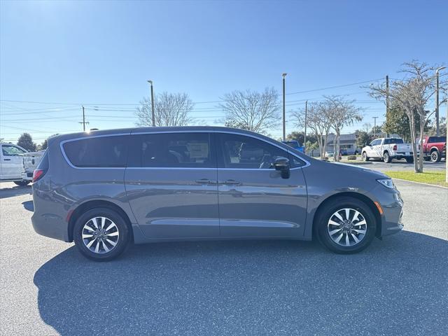 2025 Chrysler Pacifica Hybrid PACIFICA PLUG-IN HYBRID SELECT